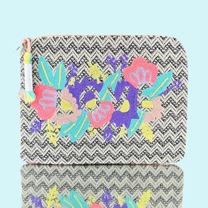 America & Beyond Purse Lovestruck Clutch Crossbody Chain Bohemian Embroidered